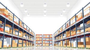 Een goed georganiseerd en functioneel magazijn met diverse producten op schappen.